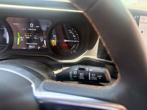 Used 2024 Jeep Wrangler Unlimited Sahara AWD/4WD image 9