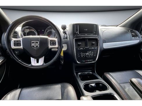 Used 2018 Dodge Grand Caravan GT FWD image 18