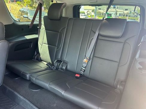 Used 2018 Chevrolet Suburban Premier AWD/4WD image 16