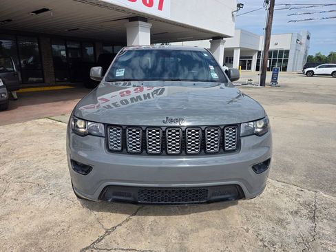 Used 2022 Jeep Grand Cherokee Laredo X AWD/4WD image 10
