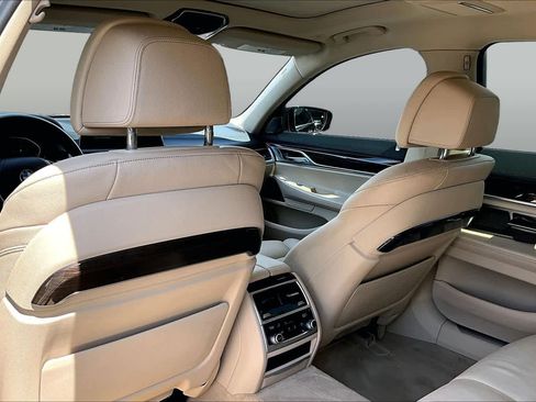 Used 2020 BMW 740i w/ Cold Weather Package RWD image 22