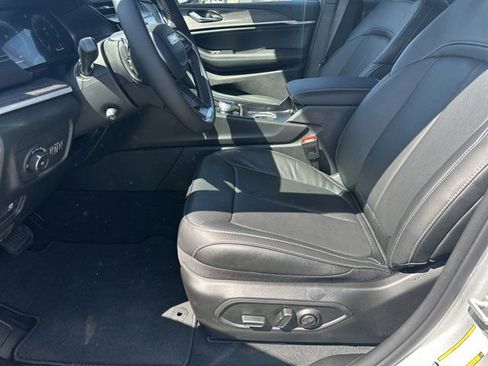 New 2026 Jeep Grand Cherokee Limited AWD/4WD image 9