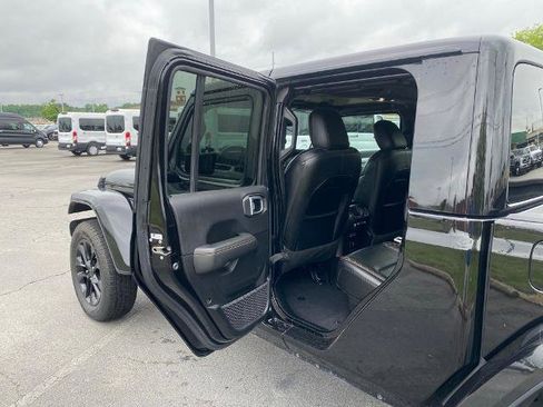 Used 2021 Jeep Gladiator Overland AWD/4WD image 25