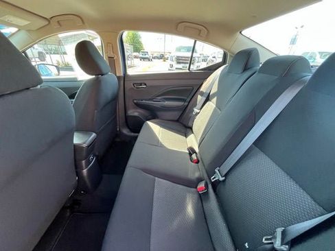 Used 2021 Nissan Versa SR FWD image 12