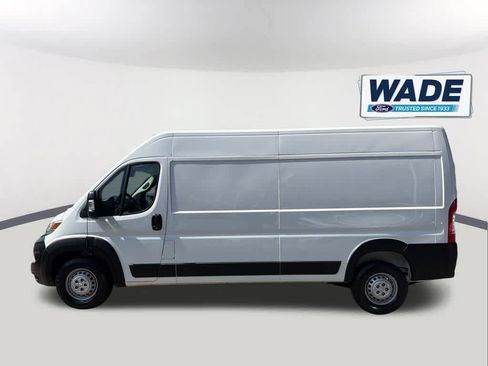 Used 2025 RAM ProMaster 2500 w/ Convenience Group FWD image 8