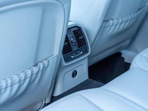 New 2026 Porsche Macan image 34