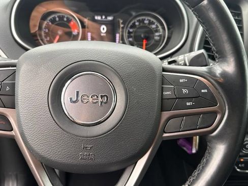 Used 2020 Jeep Cherokee Latitude w/ Quick Order Package 26F North AWD/4WD image 22