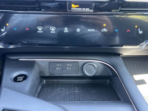 New 2026 Nissan Sentra SR image 7