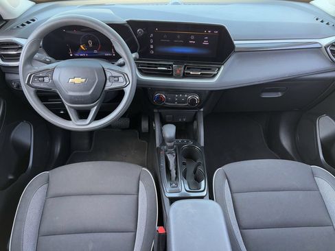 Used 2025 Chevrolet TrailBlazer LT AWD/4WD image 12