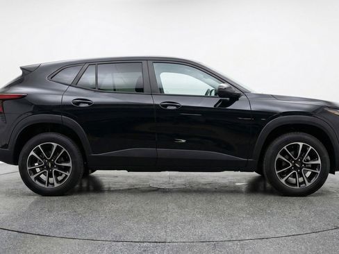 Used 2025 Chevrolet TrailBlazer LT image 11