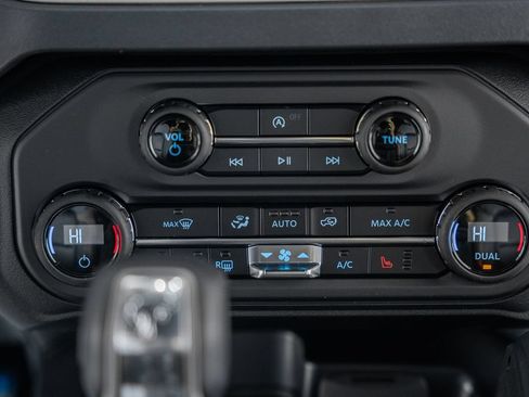 New 2026 Ford Bronco Outer Banks w/ Sasquatch Package AWD/4WD image 25