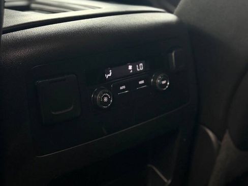 Used 2015 Chevrolet Tahoe LT AWD/4WD image 10