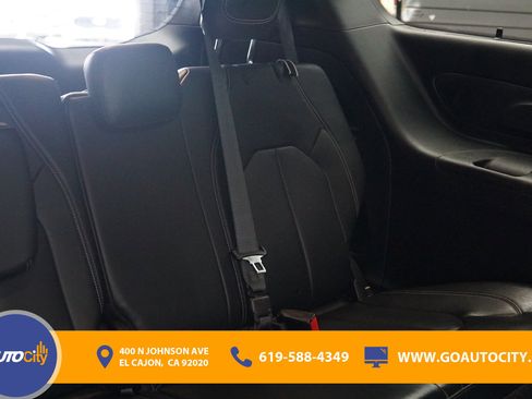 Used 2020 Chrysler Pacifica Touring-L Plus FWD image 15