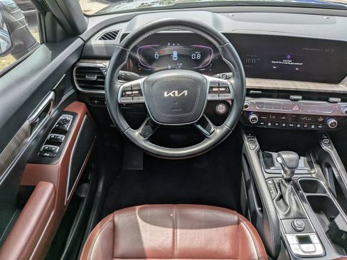 Used 2024 Kia Telluride EX FWD image 16