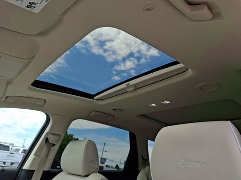 Used 2023 Buick Enclave Avenir w/ Avenir Technology Package AWD/4WD image 15