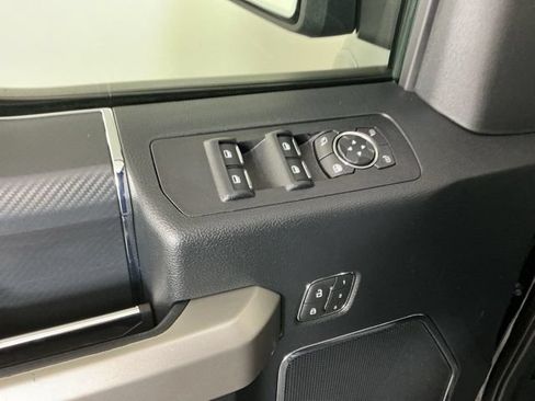 Used 2019 Ford F150 Lariat w/ Equipment Group 502A Luxury AWD/4WD image 15