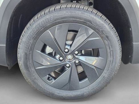 New 2026 Volkswagen Taos S image 10