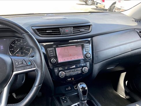 Used 2019 Nissan Rogue SL image 9