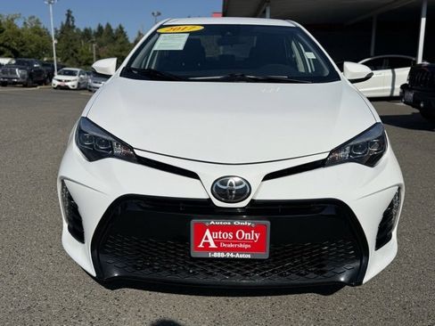 Used 2017 Toyota Corolla SE image 2