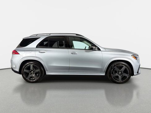 Used 2026 Mercedes-Benz GLE 450 4MATIC w/ Driver Assistance Package image 2