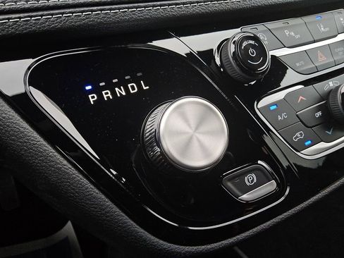 New 2026 Chrysler Pacifica Select image 22