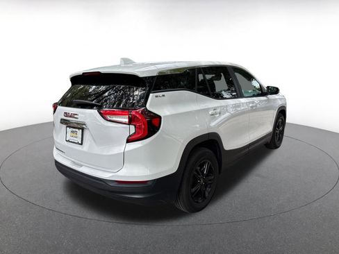 Used 2024 GMC Terrain SLE FWD image 12