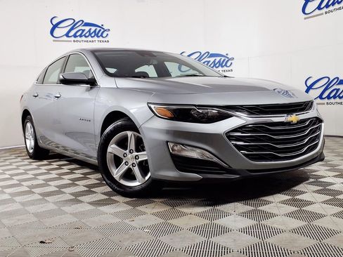 Used 2025 Chevrolet Malibu LS image 1