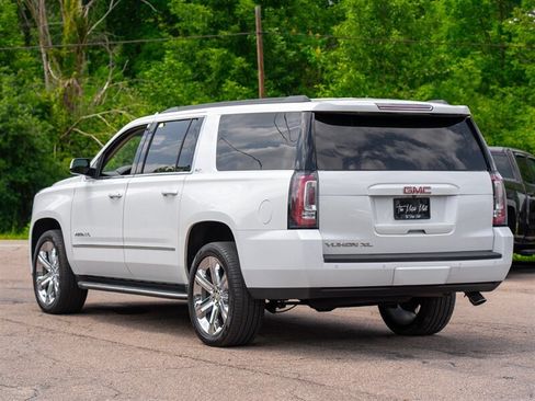 Used 2020 GMC Yukon XL SLT w/ Premium Edition AWD/4WD image 7