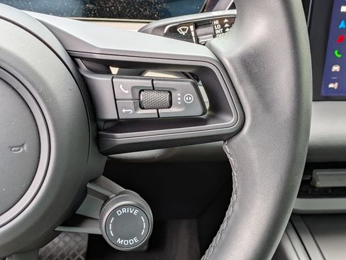 Certified 2025 Porsche Macan 4 Electric AWD/4WD image 9