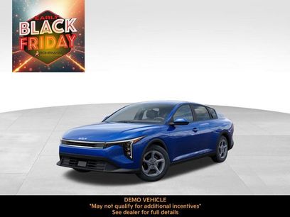 New 2025 Kia K4 LXS