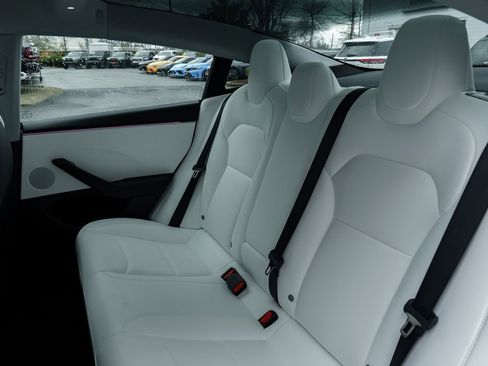 Used 2025 Tesla Model 3 Long Range image 18