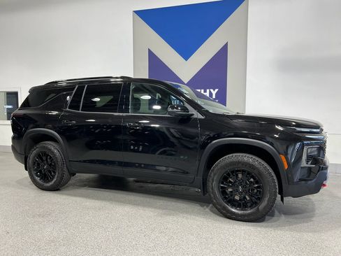 Used 2025 Chevrolet Traverse Z71 w/ Enhanced Driving Package AWD/4WD image 2