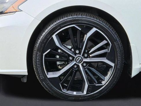 Certified 2025 Nissan Altima 2.5 SR AWD/4WD image 11