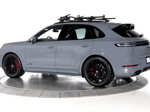Used 2025 Porsche Cayenne GTS AWD/4WD image 3