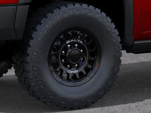 New 2025 GMC Sierra 2500 AT4X w/ AT4X AEV Edition image 9