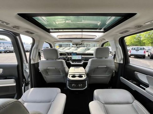 Certified 2025 Ford Expedition Active AWD/4WD image 29