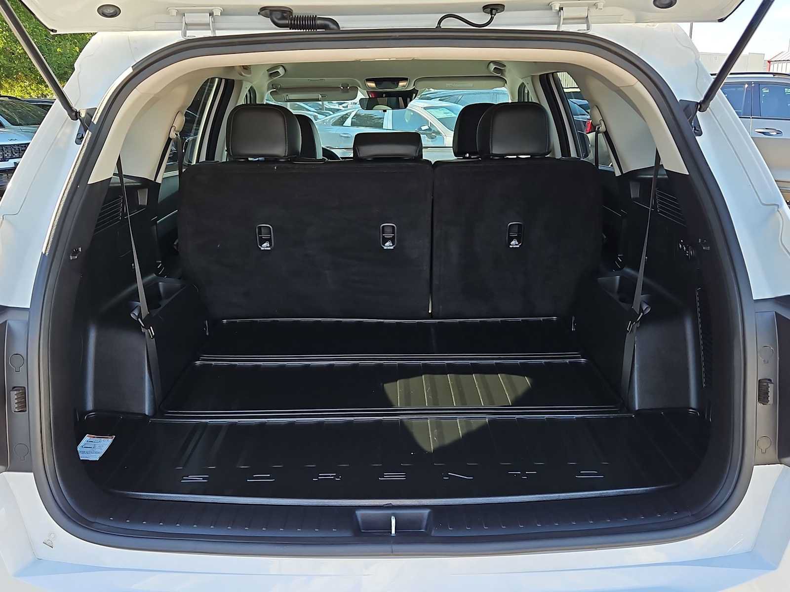 Certified 2025 Kia Sorento S FWD image 32