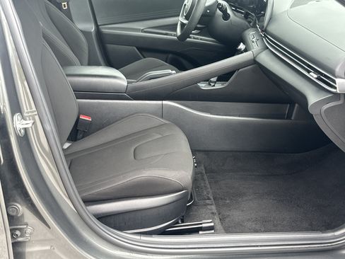 Used 2024 Hyundai Elantra SEL FWD image 13