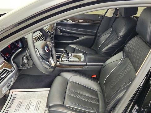 Used 2022 BMW 740i xDrive w/ Premium Package AWD/4WD image 21