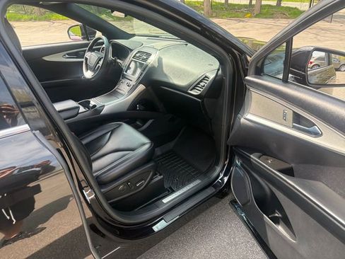 Used 2019 Lincoln Nautilus Premier AWD/4WD image 12