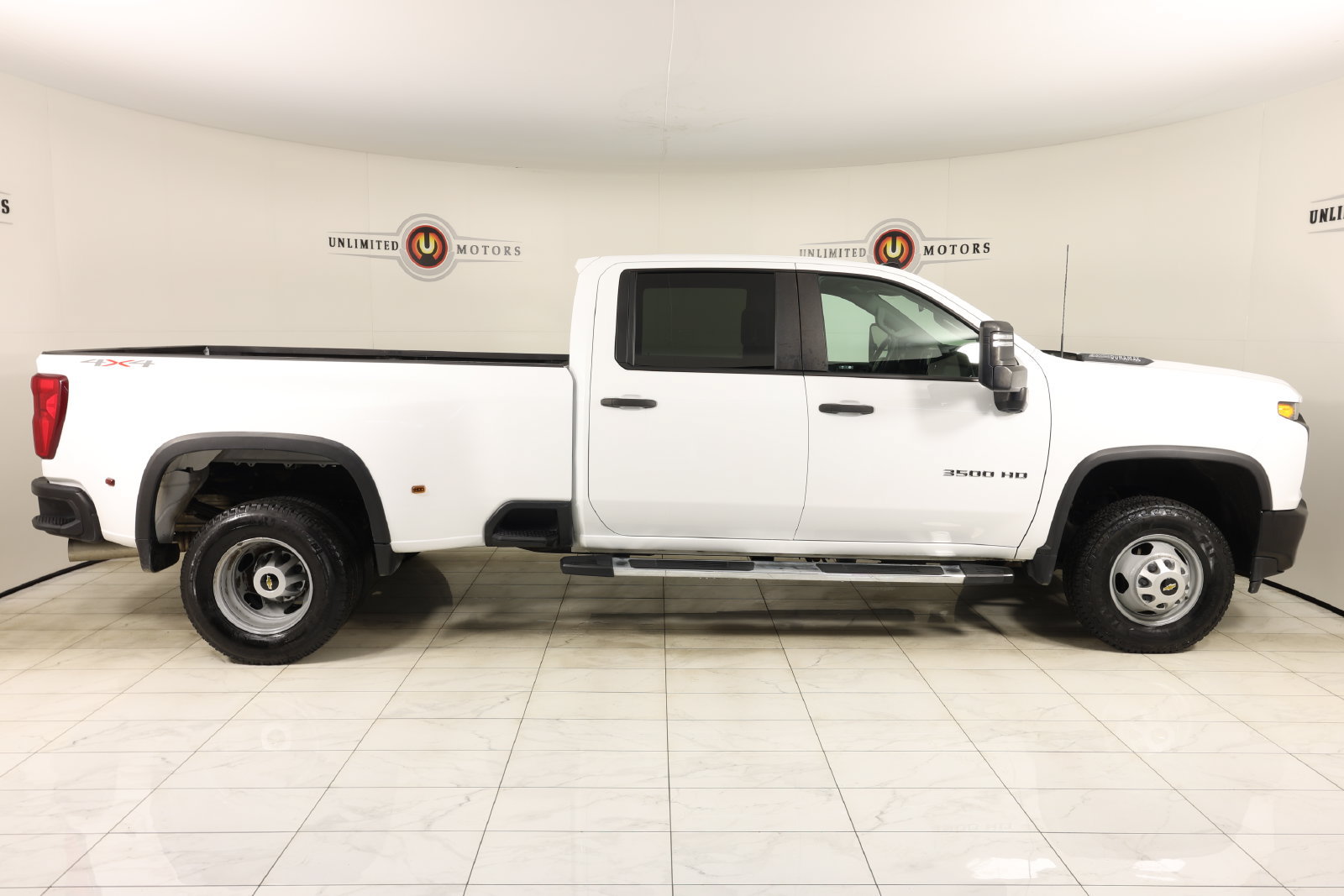 Used 2023 Chevrolet Silverado 3500 W/T w/ Gooseneck/5TH Wheel Package AWD/4WD image 2