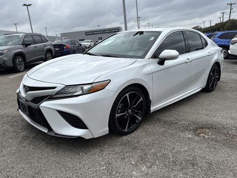 Used 2019 Toyota Camry XSE image 7