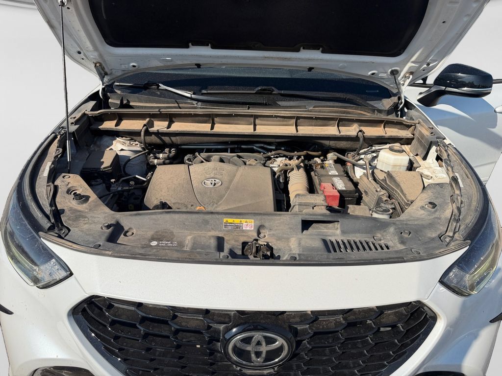 Used 2022 Toyota Highlander XSE FWD image 29