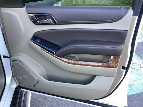 Used 2019 Chevrolet Suburban Premier image 26