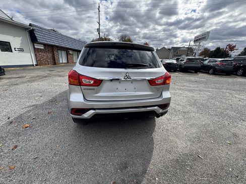 Used 2019 Mitsubishi Outlander Sport SE FWD image 11