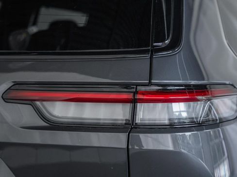 New 2025 Jeep Grand Cherokee L Limited w/ Luxury Tech Group II image 6