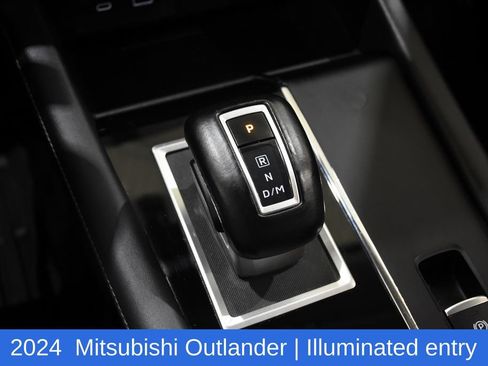 Used 2024 Mitsubishi Outlander SE AWD/4WD image 24