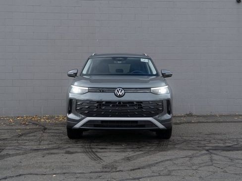 New 2026 Volkswagen Tiguan SE image 2