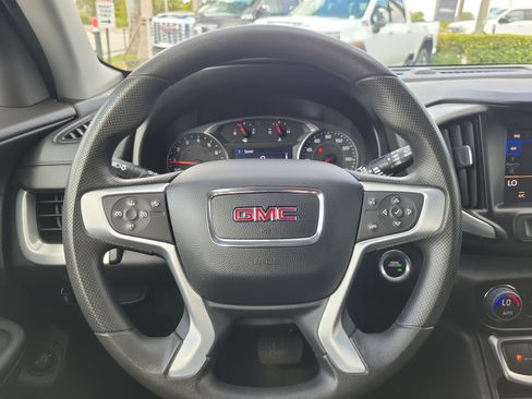 Used 2024 GMC Terrain SLE w/ Driver Convenience Package FWD image 20