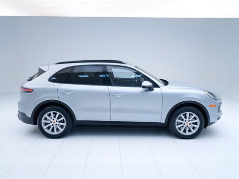 Used 2022 Porsche Cayenne image 8